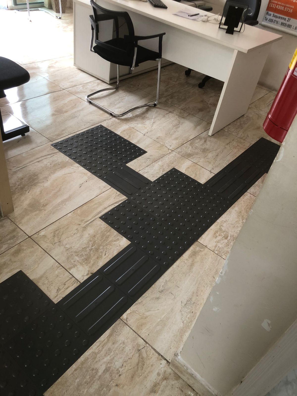 Piso Tátil em Relevo