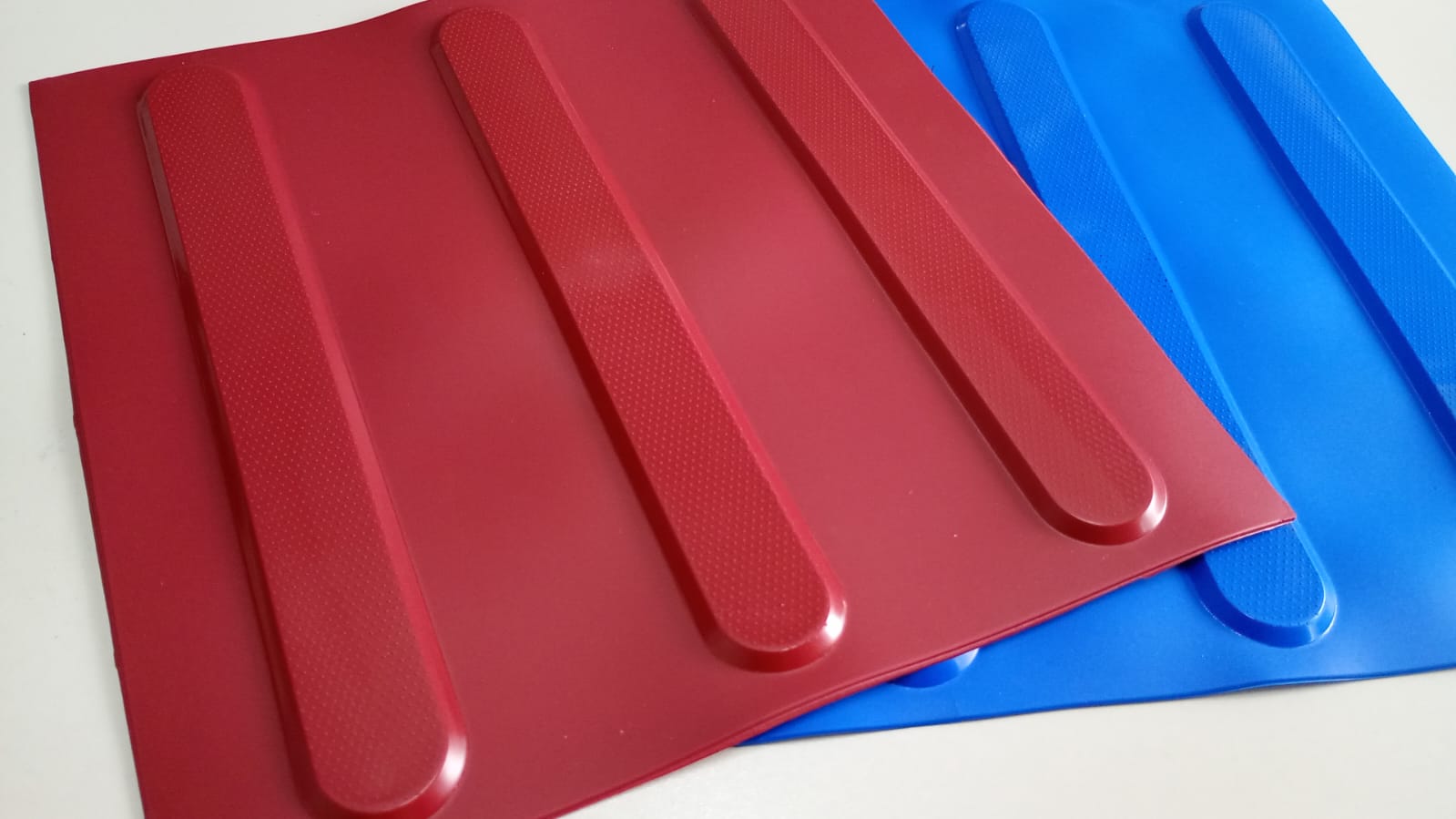 Piso Tátil Placa PVC 25X25