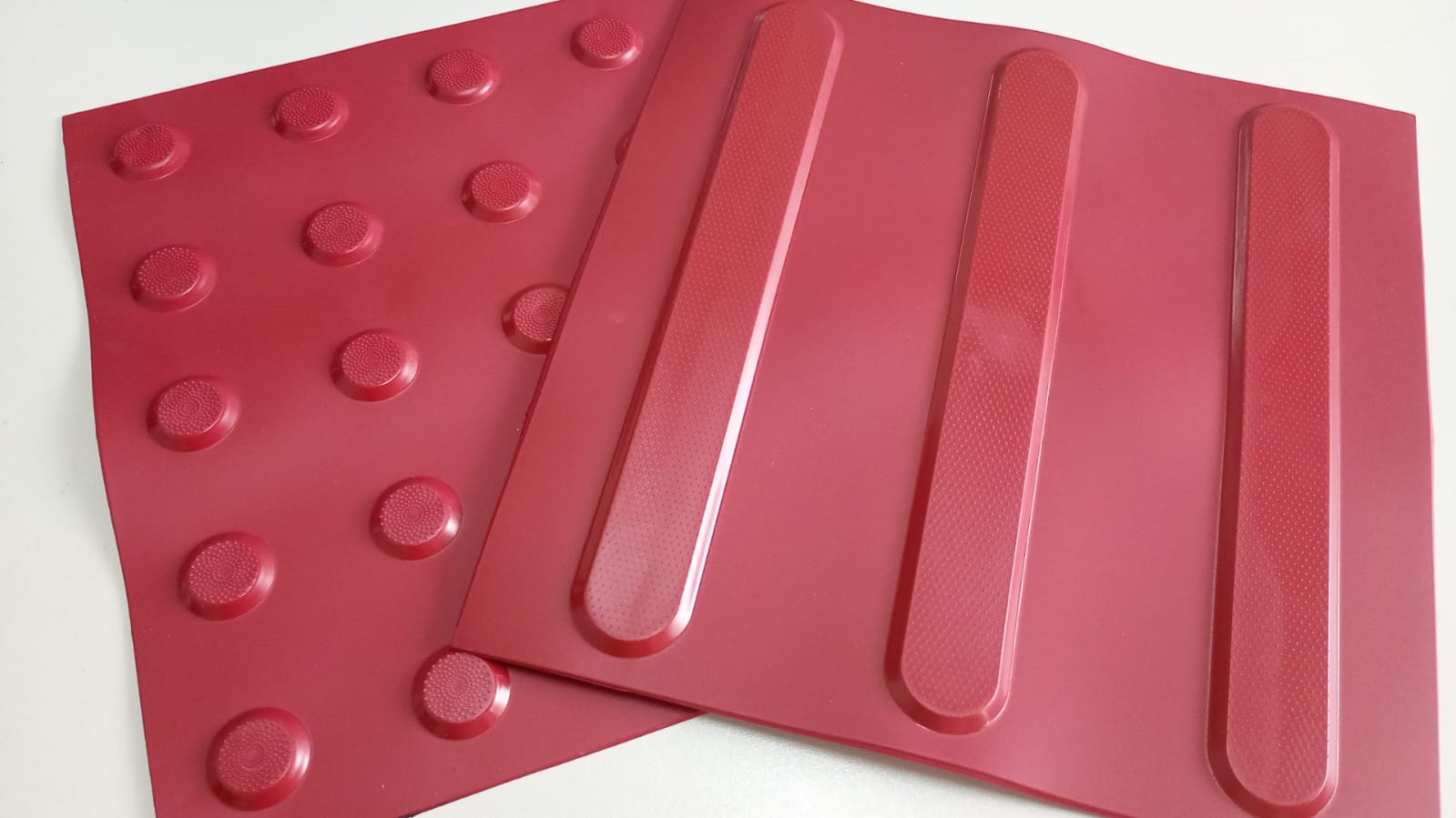 Piso Tátil Placa PVC 25X25