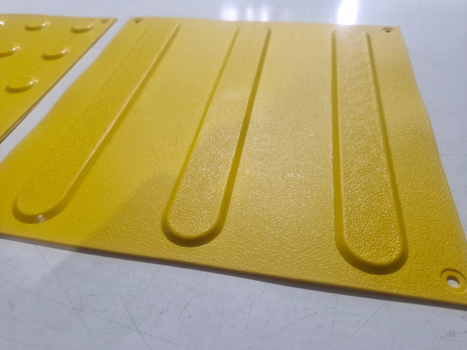 Piso Tatil PVC Colado e Parafusado