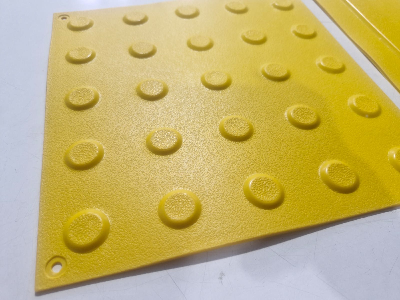 Piso Tatil PVC Colado e Parafusado