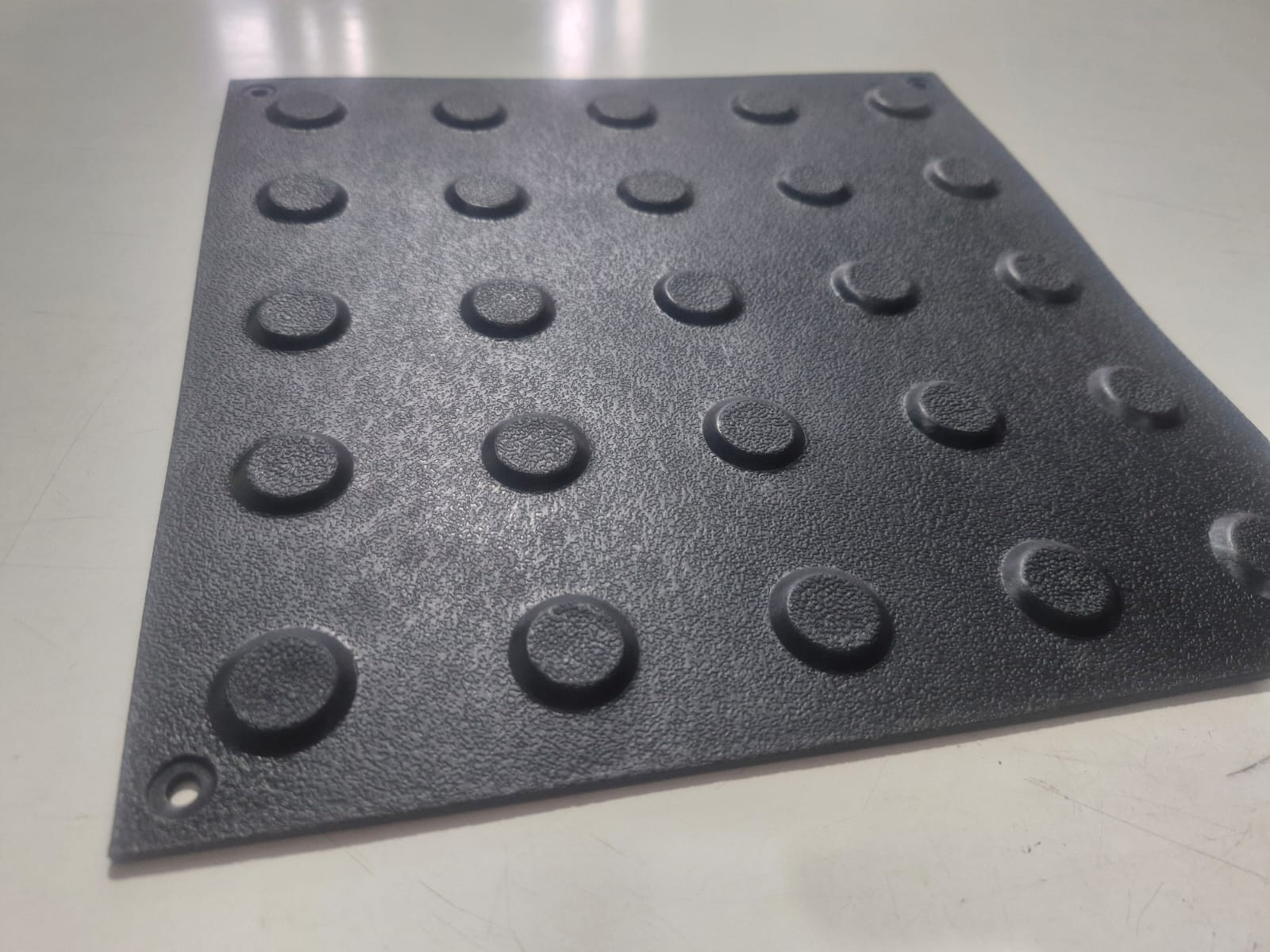 Piso Tatil PVC Colado e Parafusado