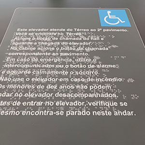 Placa Braille Elevador