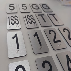 Placa Braille Elevador